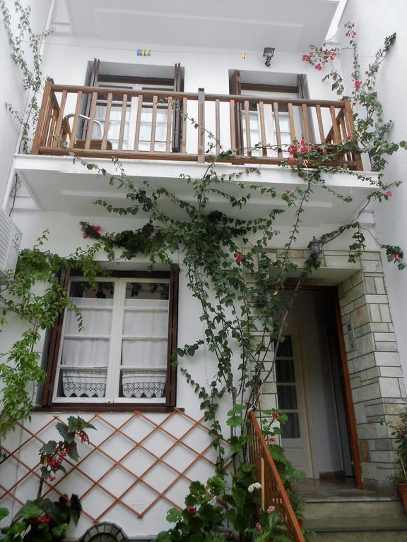 Aggela Guesthouse Skopelos Buitenkant foto